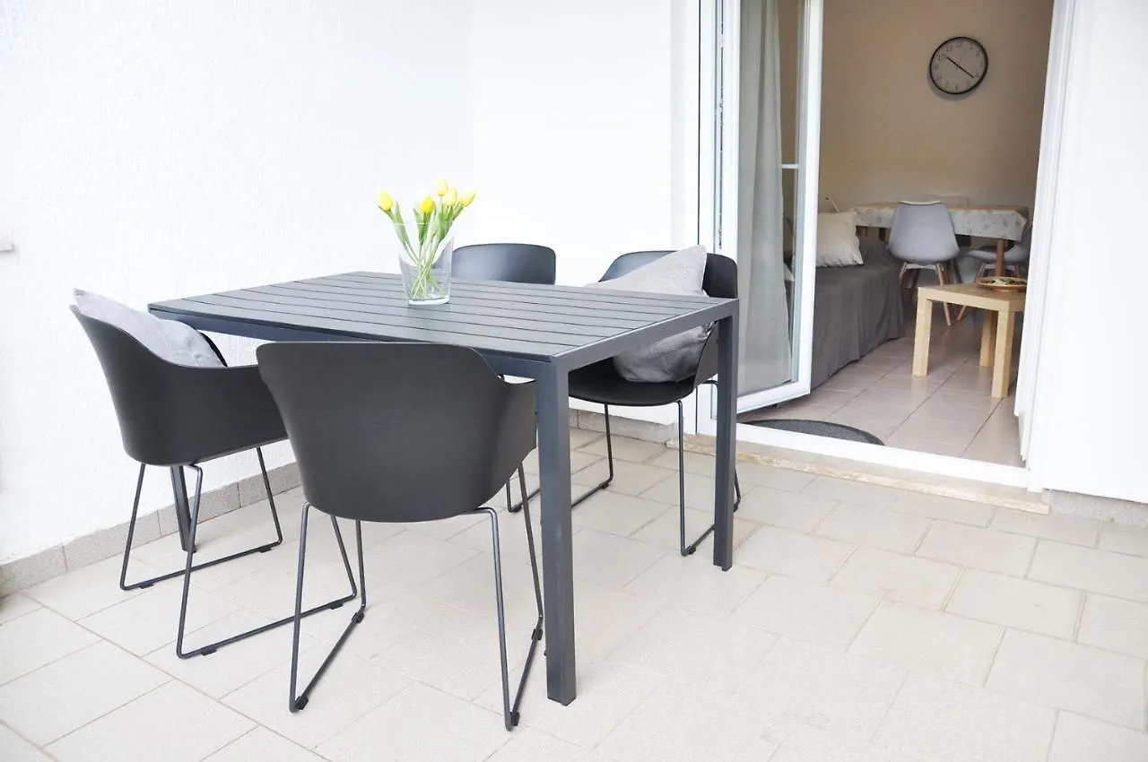 Lägenhet Apartmani Alavuk Pula