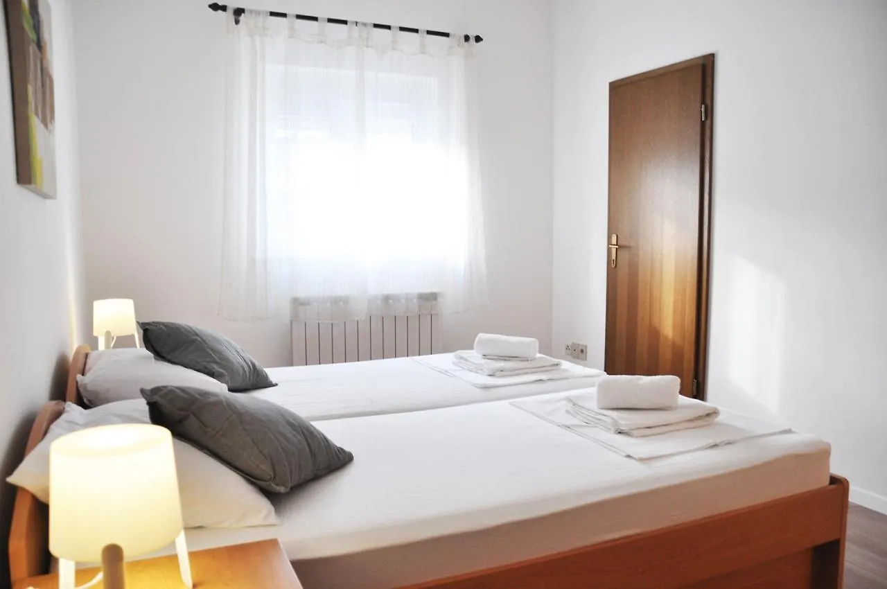 Apartmani Alavuk Pula