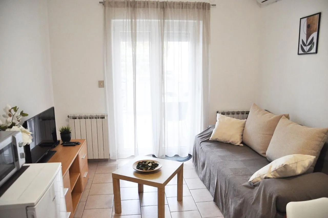 Apartment Apartmani Alavuk Pula